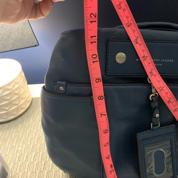Marc Jacobs Stunning Navy Leather Bag, like new - Picture 3 of 6